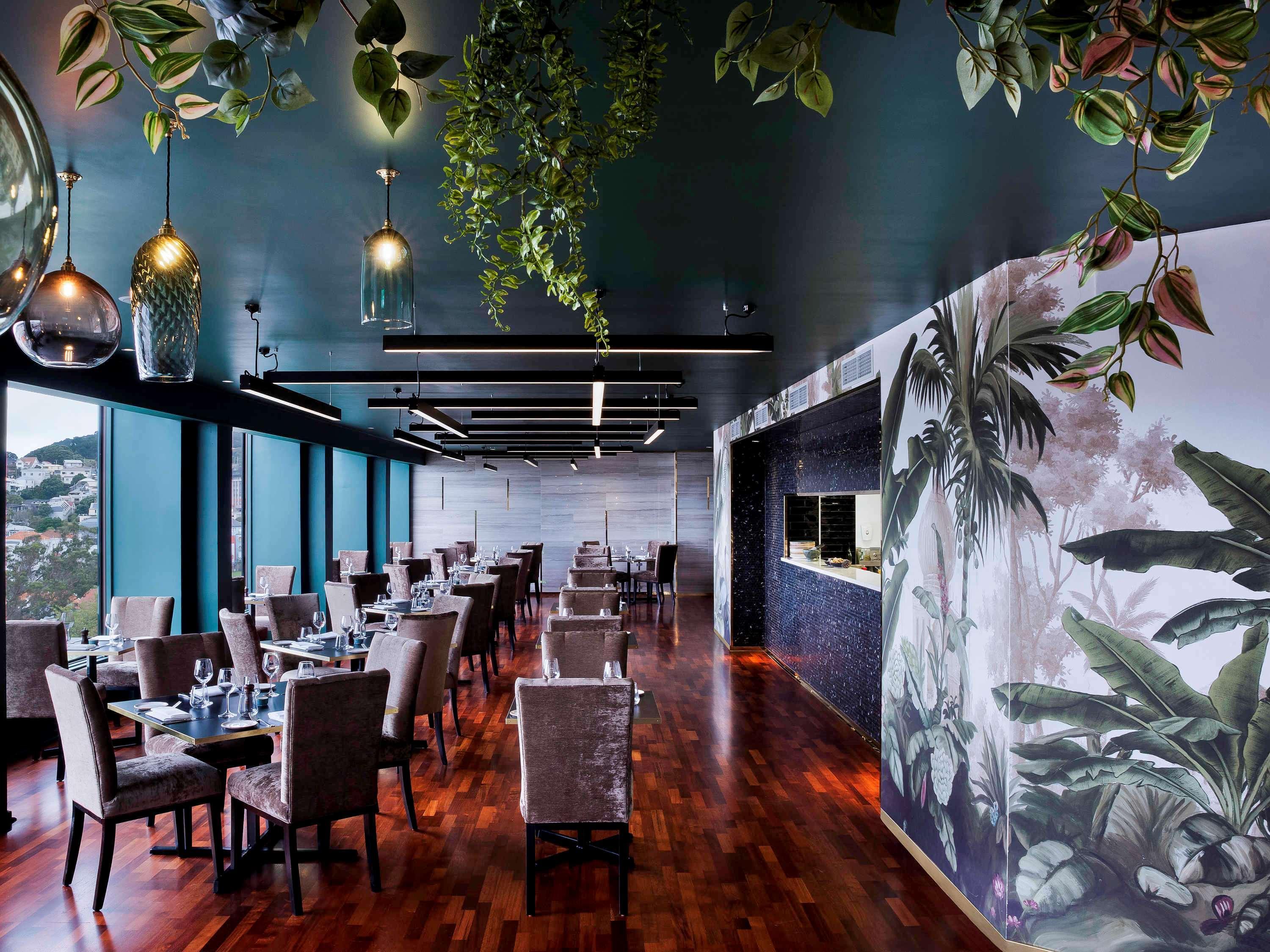 Hotel Mövenpick 5*